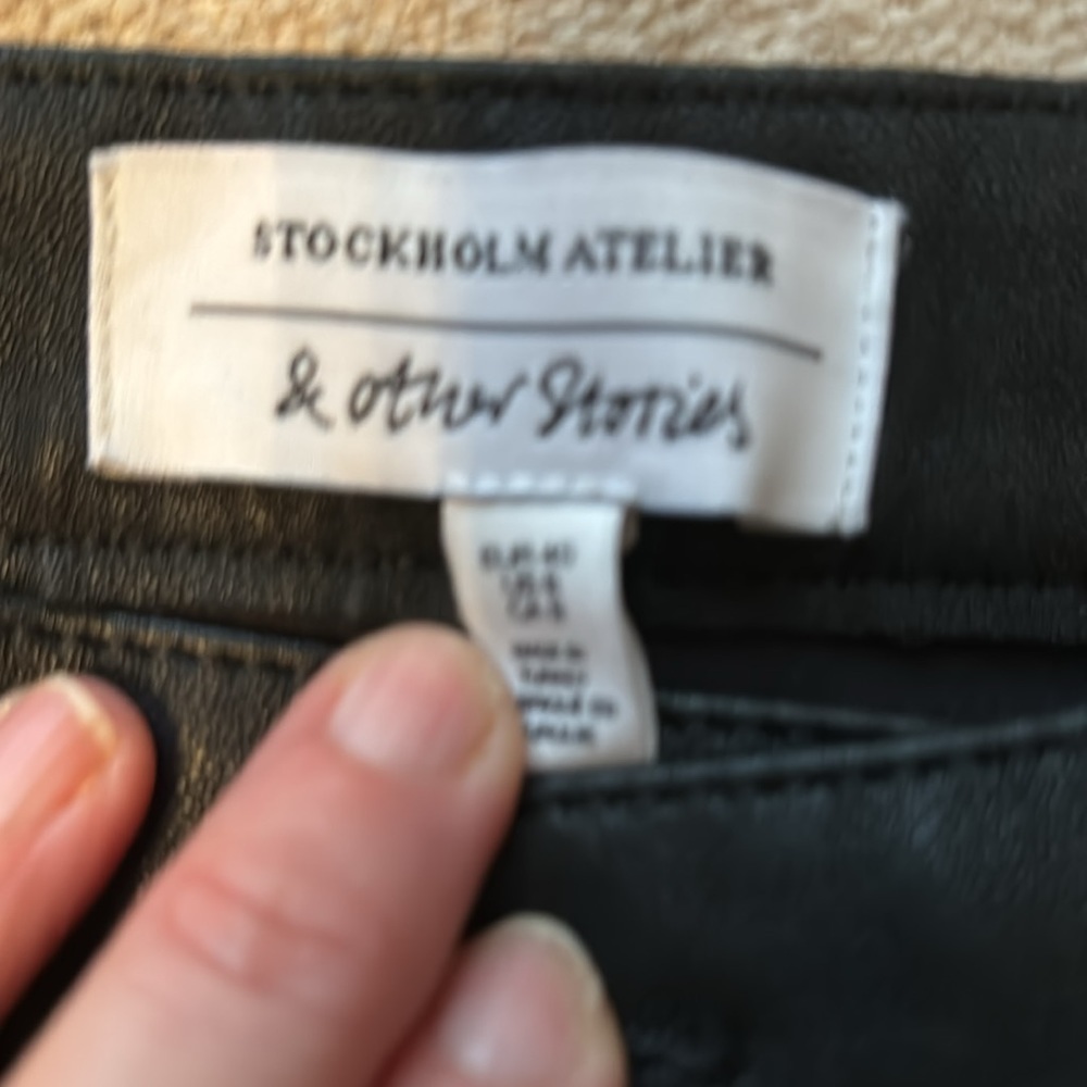 And Other Stories high-waist, straight leg black leather Jean size 8/40 - Picture 3 of 6